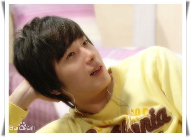 丁一宇(JungilWoo)允浩素颜照相册