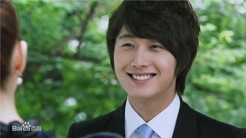 丁一宇(JungilWoo)泰伦xi生活照