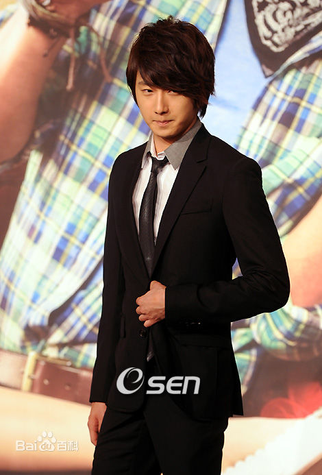 丁一宇(JungilWoo)泰伦xi生活照