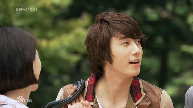 丁一宇(JungilWoo)泰伦xi生活照