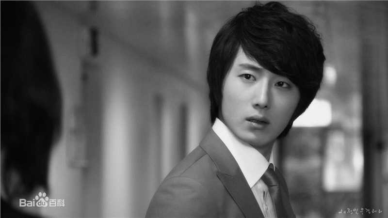 丁一宇(JungilWoo)泰伦xi生活照