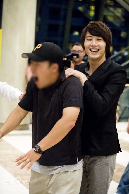 丁一宇(JungilWoo)泰伦xi生活照