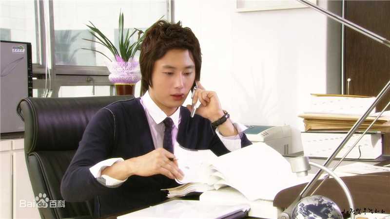 丁一宇(JungilWoo)泰伦xi生活照