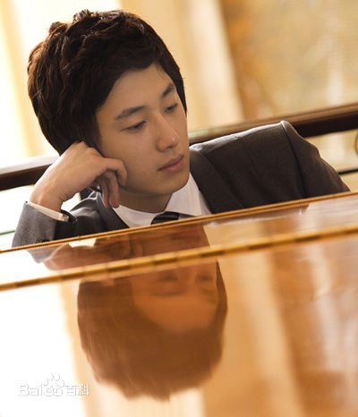 丁一宇(JungilWoo)泰伦xi生活照