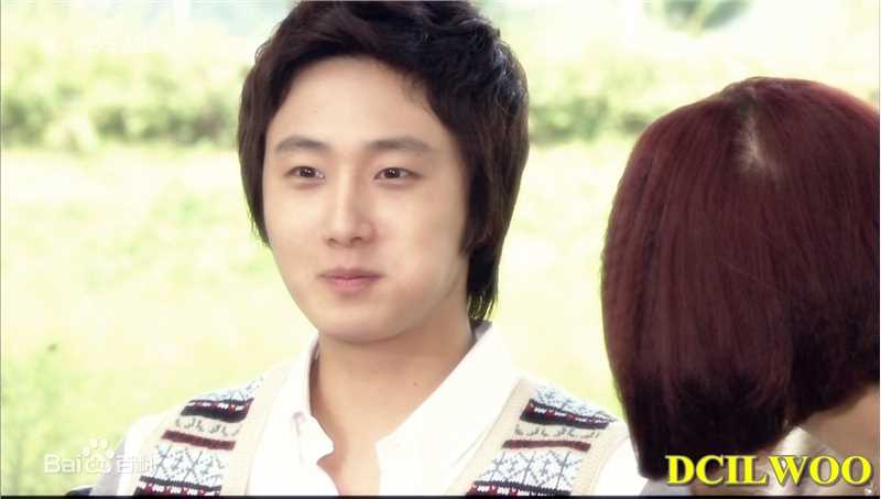 丁一宇(JungilWoo)泰伦xi生活照