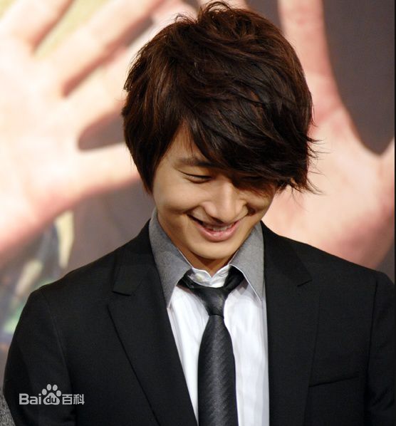 丁一宇(JungilWoo)泰伦xi生活照