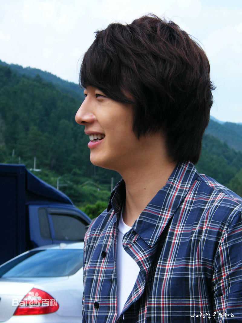 丁一宇(JungilWoo)泰伦xi生活照