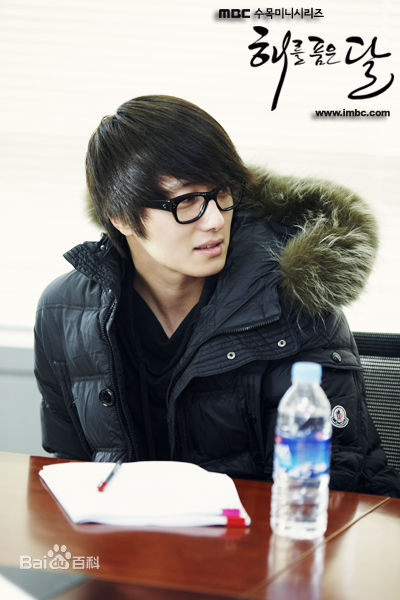 丁一宇(JungilWoo)阳明君图片图集