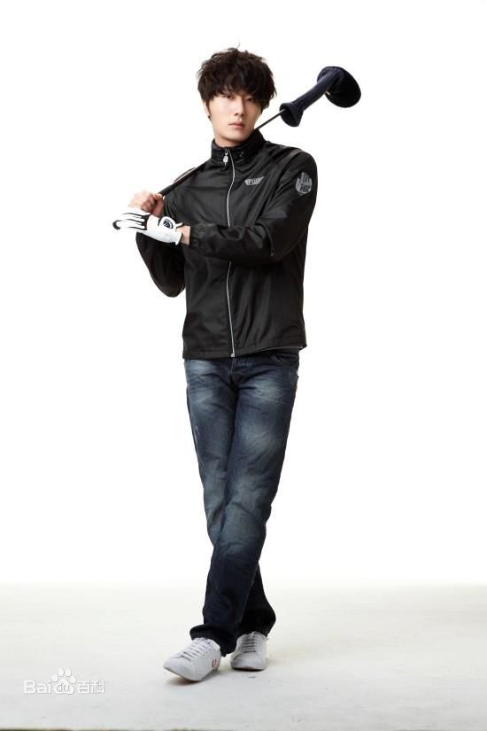 丁一宇(JungilWoo)最新运动服饰壁纸
