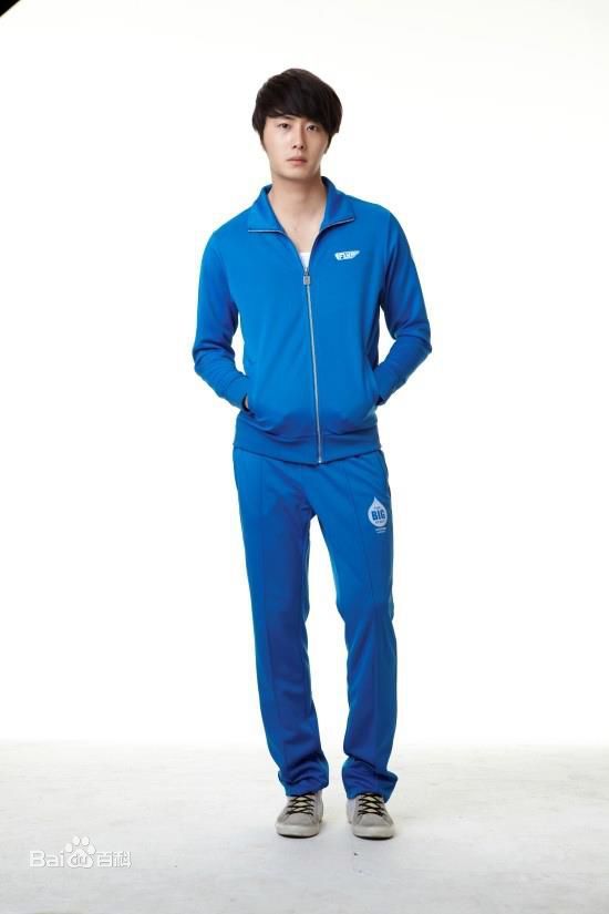 丁一宇(JungilWoo)最新运动服饰壁纸