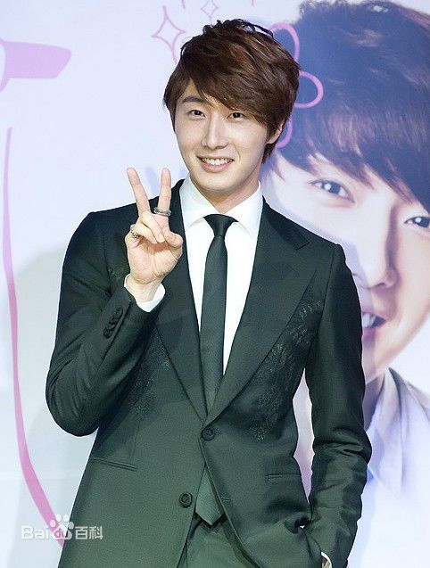 最全丁一宇(JungilWoo)在《花美男拉面馆》试映会中的壁纸