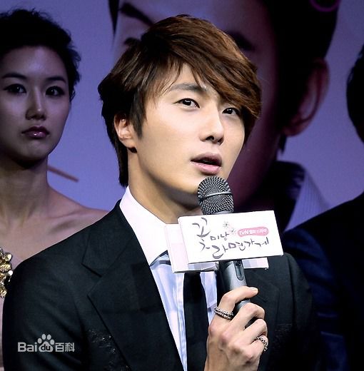 最全丁一宇(JungilWoo)在《花美男拉面馆》试映会中的壁纸