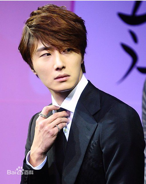 最全丁一宇(JungilWoo)在《花美男拉面馆》试映会中的壁纸