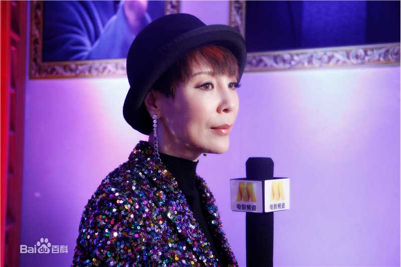 岳秀清获奖现场性感图片图集