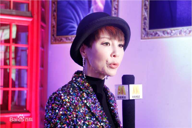 岳秀清获奖现场性感图片图集