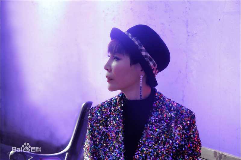 岳秀清获奖现场性感图片图集