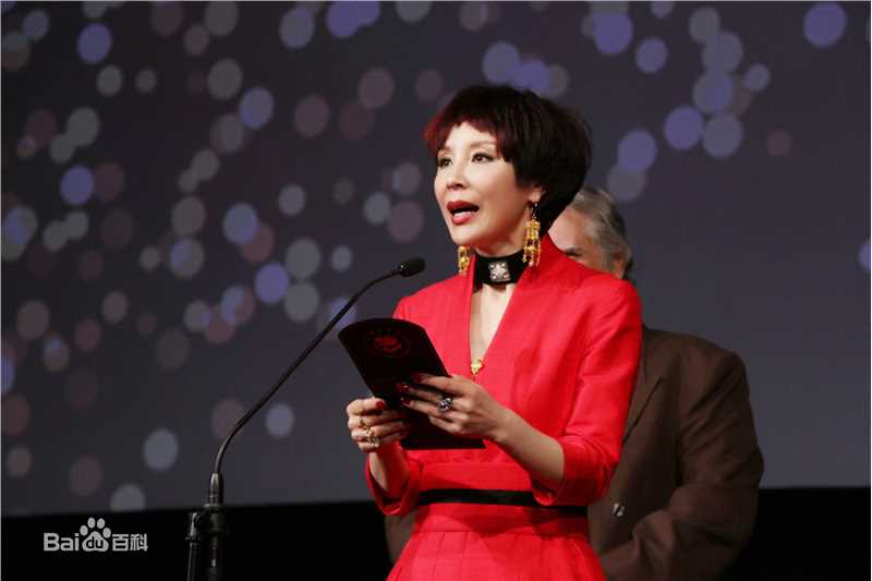 岳秀清获奖现场壁纸壁纸