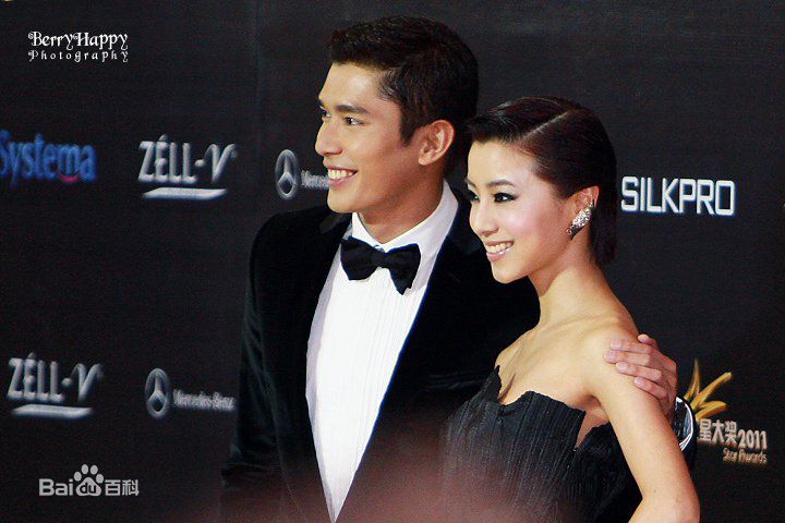 周颖报导生活照相册