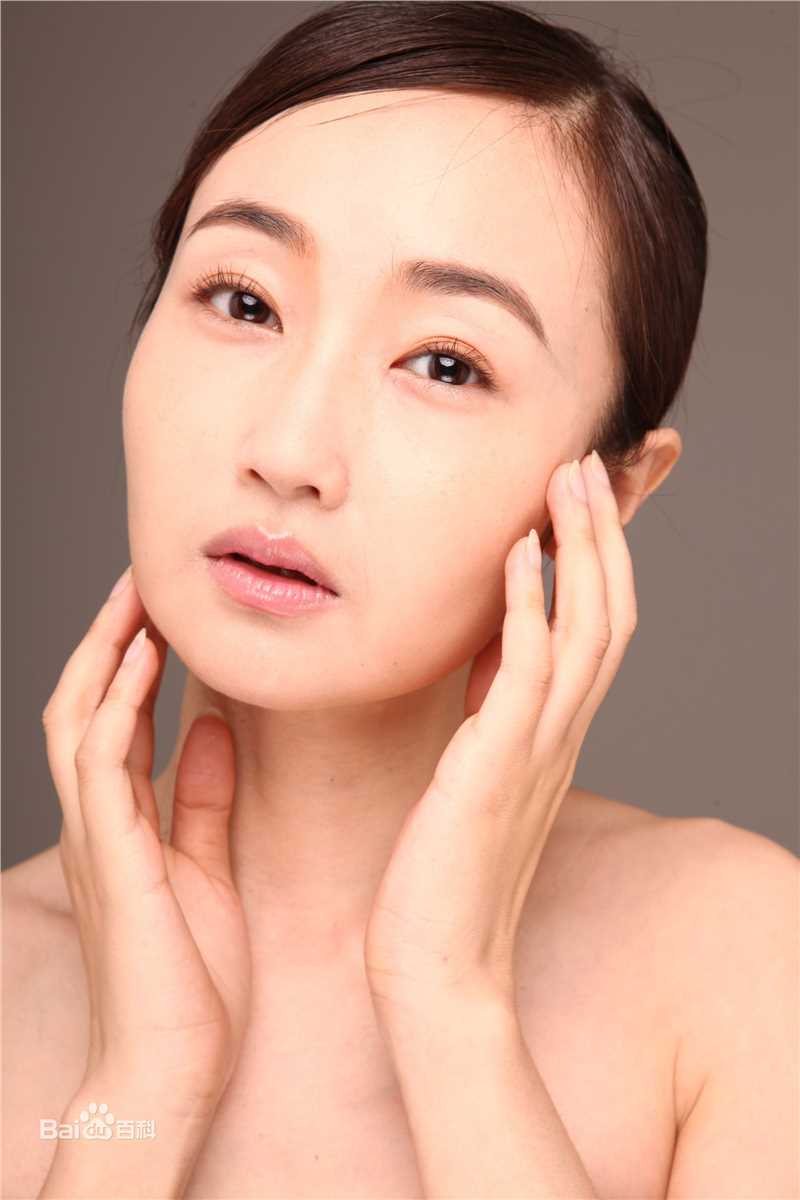 尹馨梓(yǐn xīn zǐ)时尚前后照片