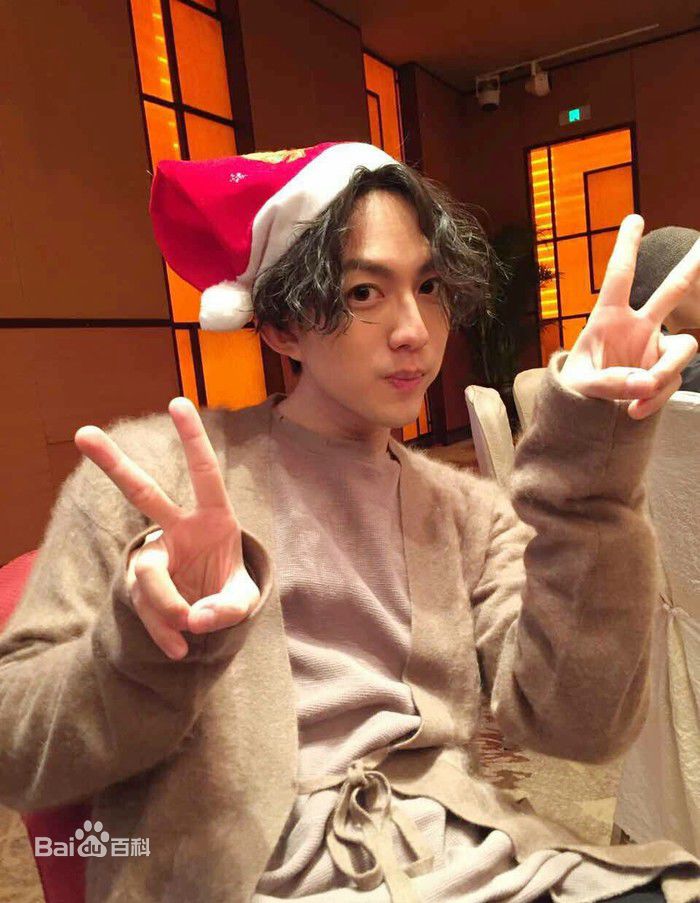 林宥嘉(Yoga Lin)生活照前后照片