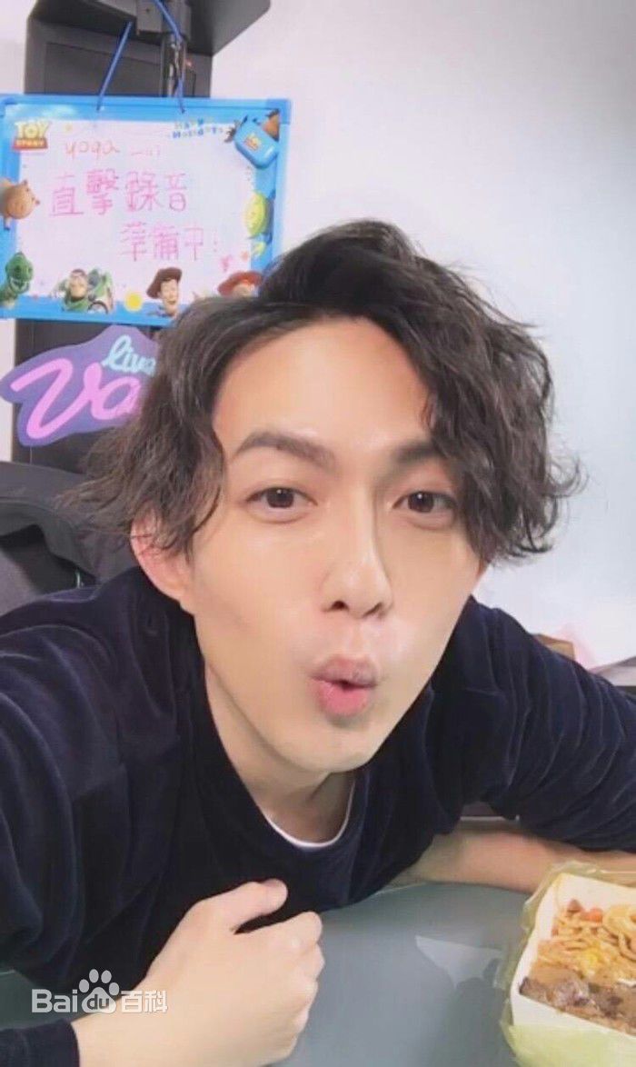 林宥嘉(Yoga Lin)生活照前后照片