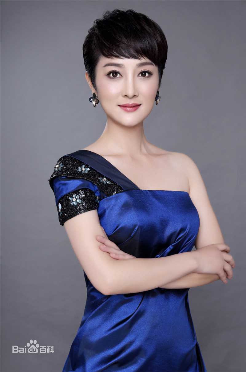 蒋林静(Jiang Linjing)现代造型素颜照壁纸