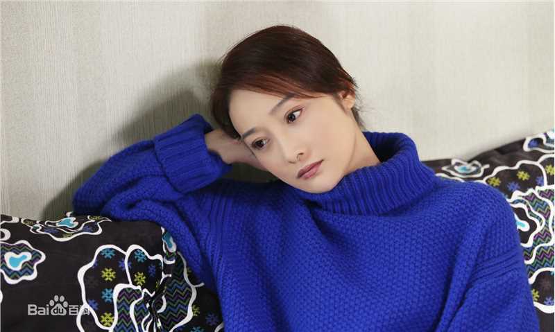 蒋林静(Jiang Linjing)现代造型素颜照壁纸