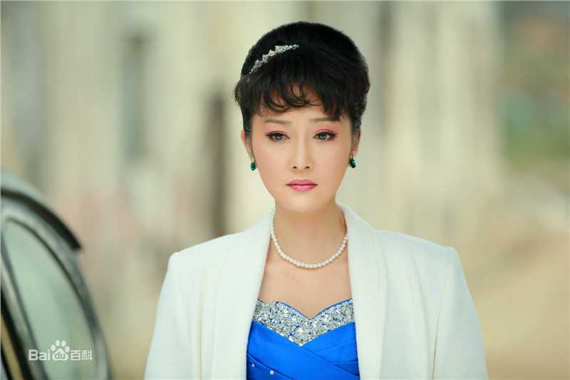 蒋林静(Jiang Linjing)现代造型素颜照壁纸