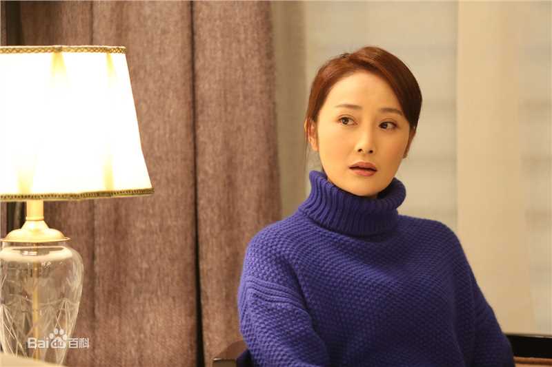 蒋林静(Jiang Linjing)现代造型素颜照壁纸