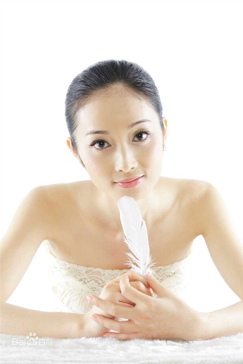 蒋林静(Jiang Linjing)现代造型素颜照壁纸