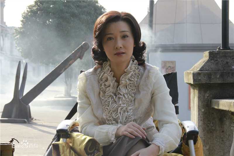 蒋林静(Jiang Linjing)年代造型前后照片