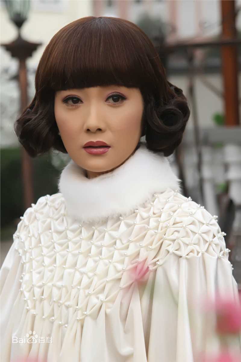 蒋林静(Jiang Linjing)年代造型前后照片