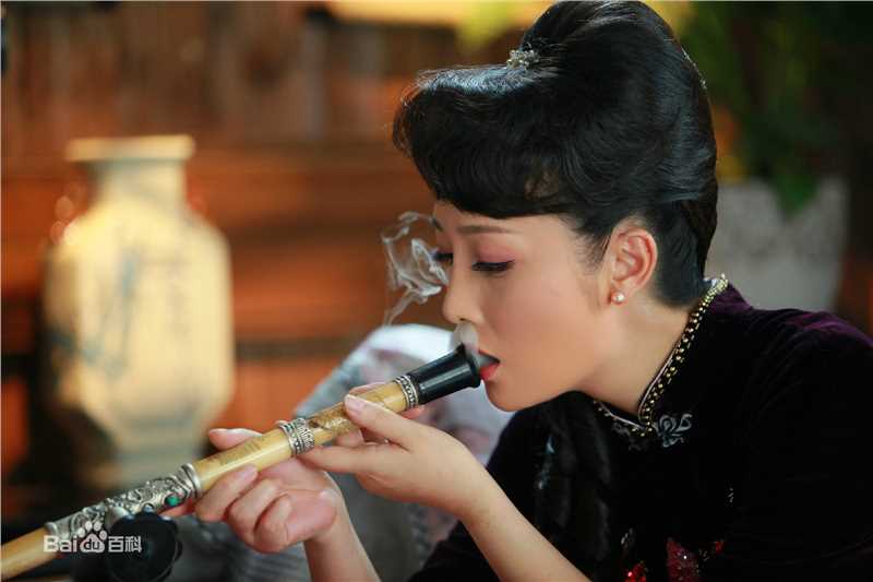 蒋林静(Jiang Linjing)年代造型前后照片