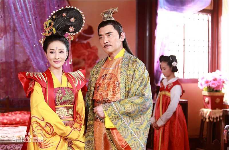 蒋林静(Jiang Linjing)古装造型前后照片