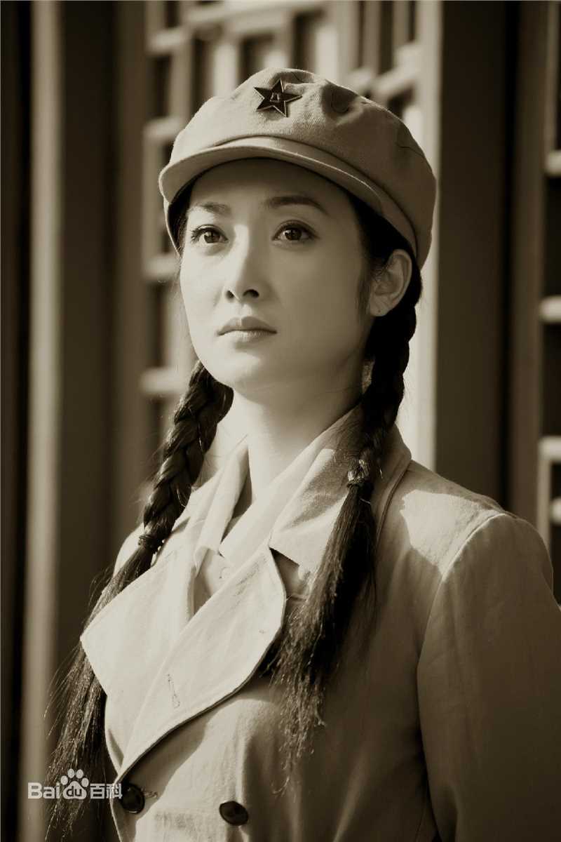 蒋林静(Jiang Linjing)军装造型壁纸壁纸