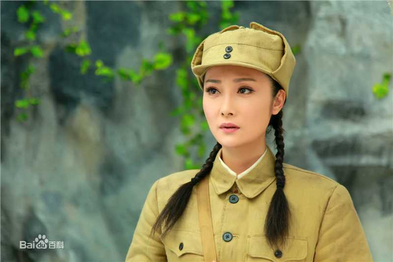 蒋林静(Jiang Linjing)军装造型壁纸壁纸