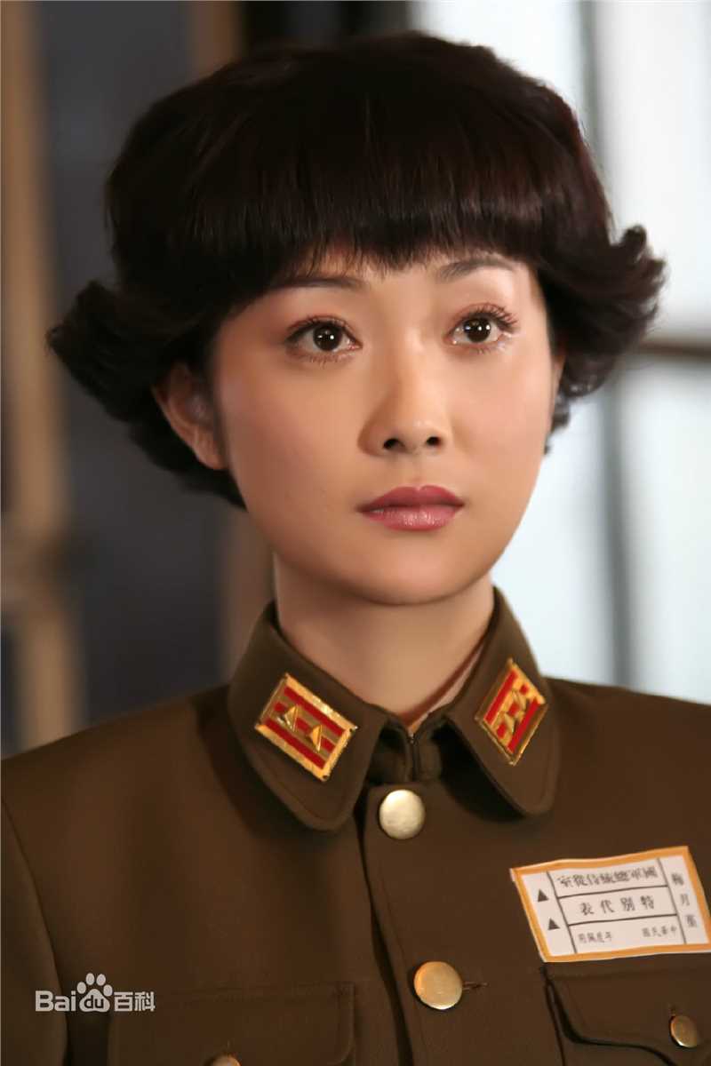 蒋林静(Jiang Linjing)军装造型壁纸壁纸