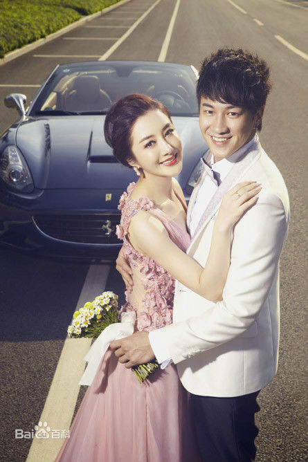 最新李依晓(Yixiao Li)新娘图集