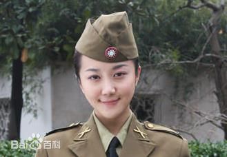 高清李依晓(Yixiao Li)在《纸醉金迷》女军官中的图集