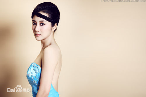 李依晓(Yixiao Li)高清杂志封面图集