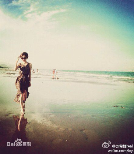 刘希媛(Real)生活照壁纸壁纸