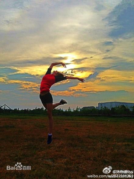 刘希媛(Real)生活照壁纸壁纸