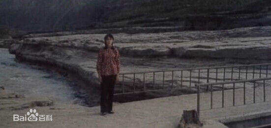 周里京高清剧照