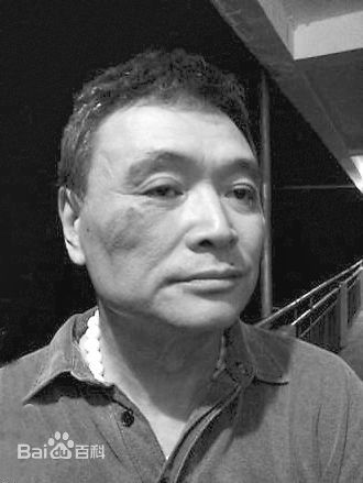 马原遭殴打前后照片