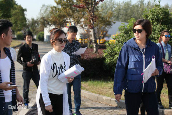 林妍讲戏时图册