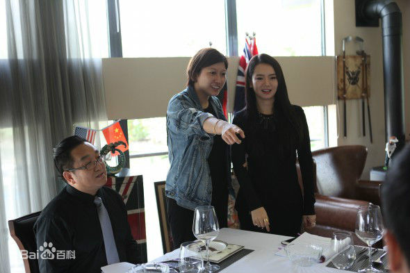 林妍讲戏时图册