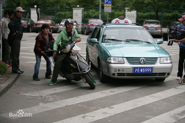 李力安(lalee)电视剧断奶拍摄现场图册
