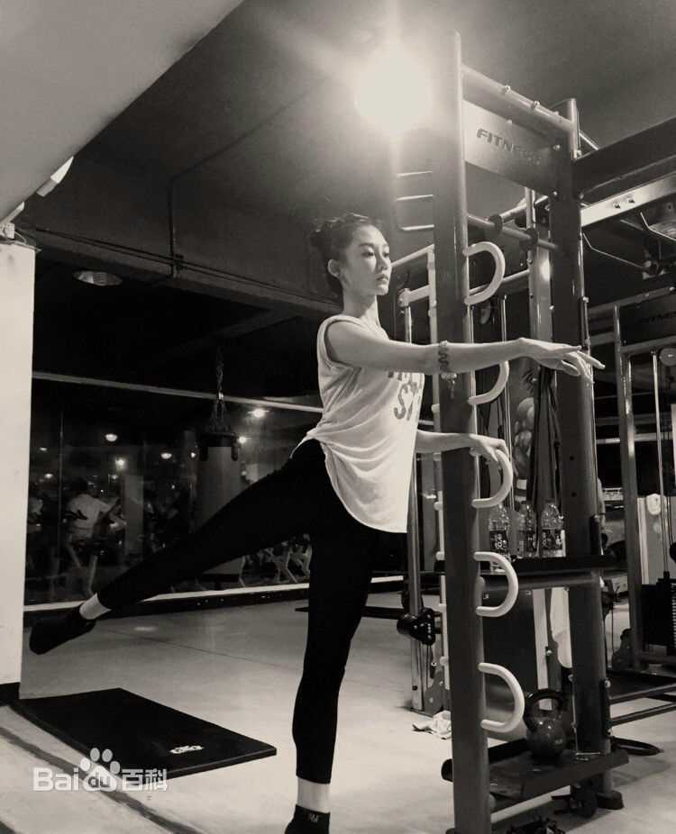 苗苗(Vivi) 练舞照片生活照相册