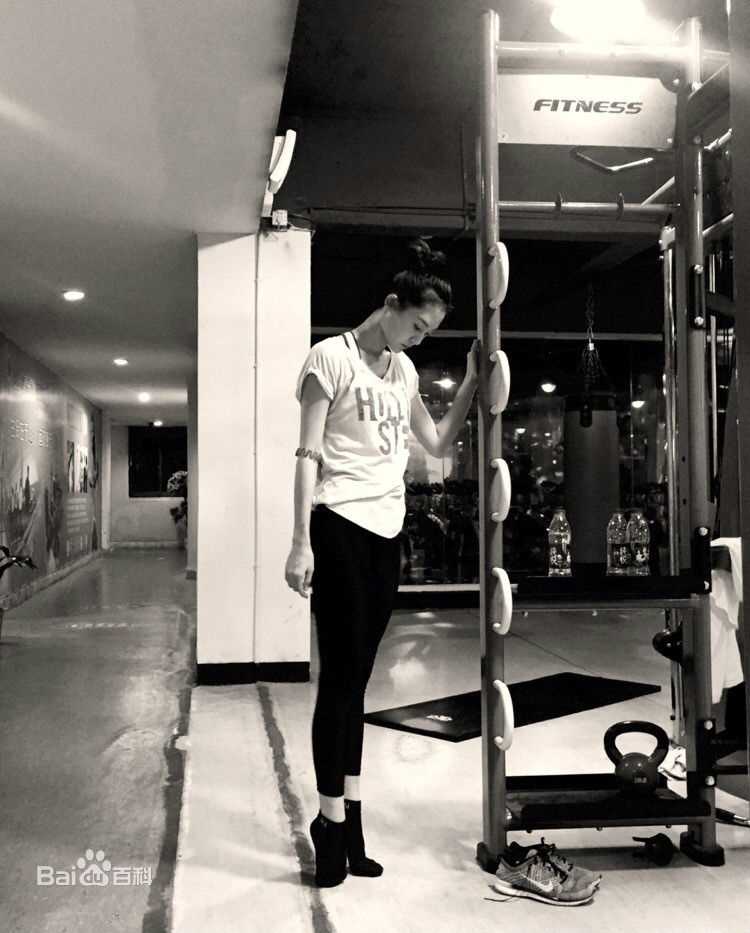 苗苗(Vivi) 练舞照片生活照相册