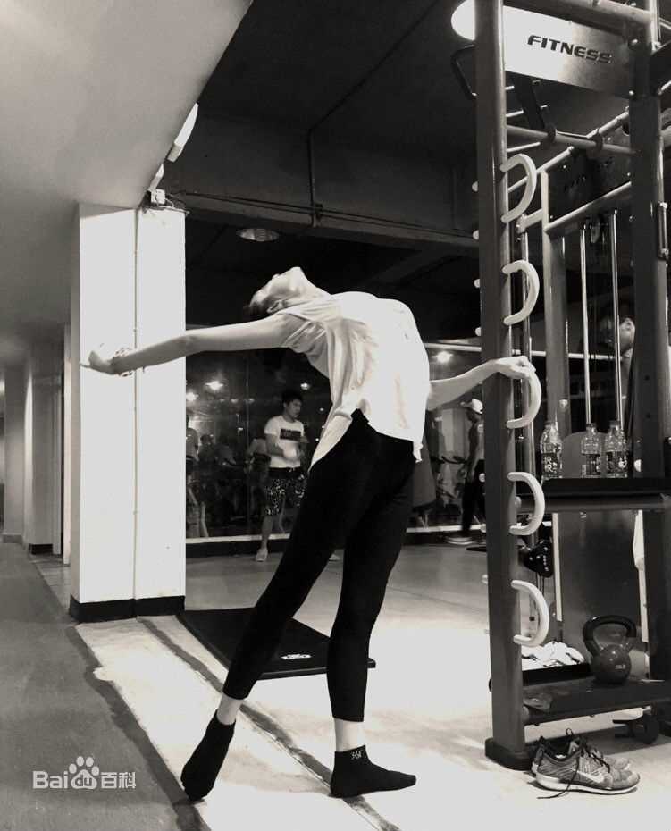 苗苗(Vivi) 练舞照片生活照相册